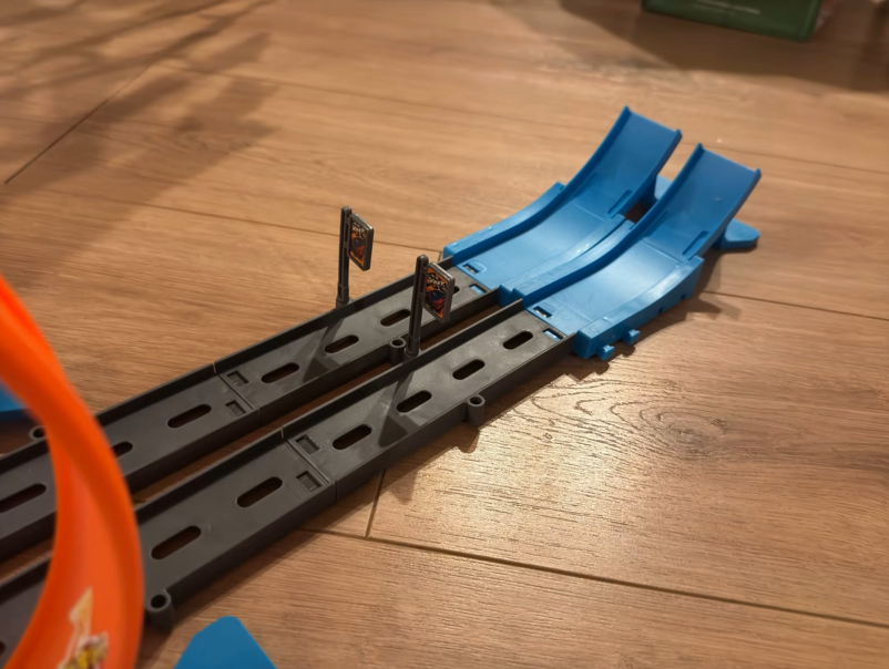 Hot Wheels Double Lane Loop Racing Set