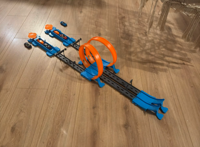 Hot Wheels Double Lane Loop Racing Set